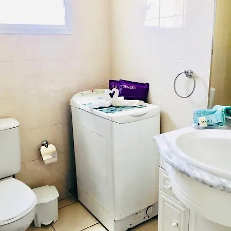 Apartamento Yellow Cliff Vista Piscina Apartment